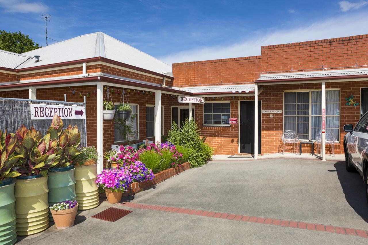 Yackandandah Central Екстериор снимка