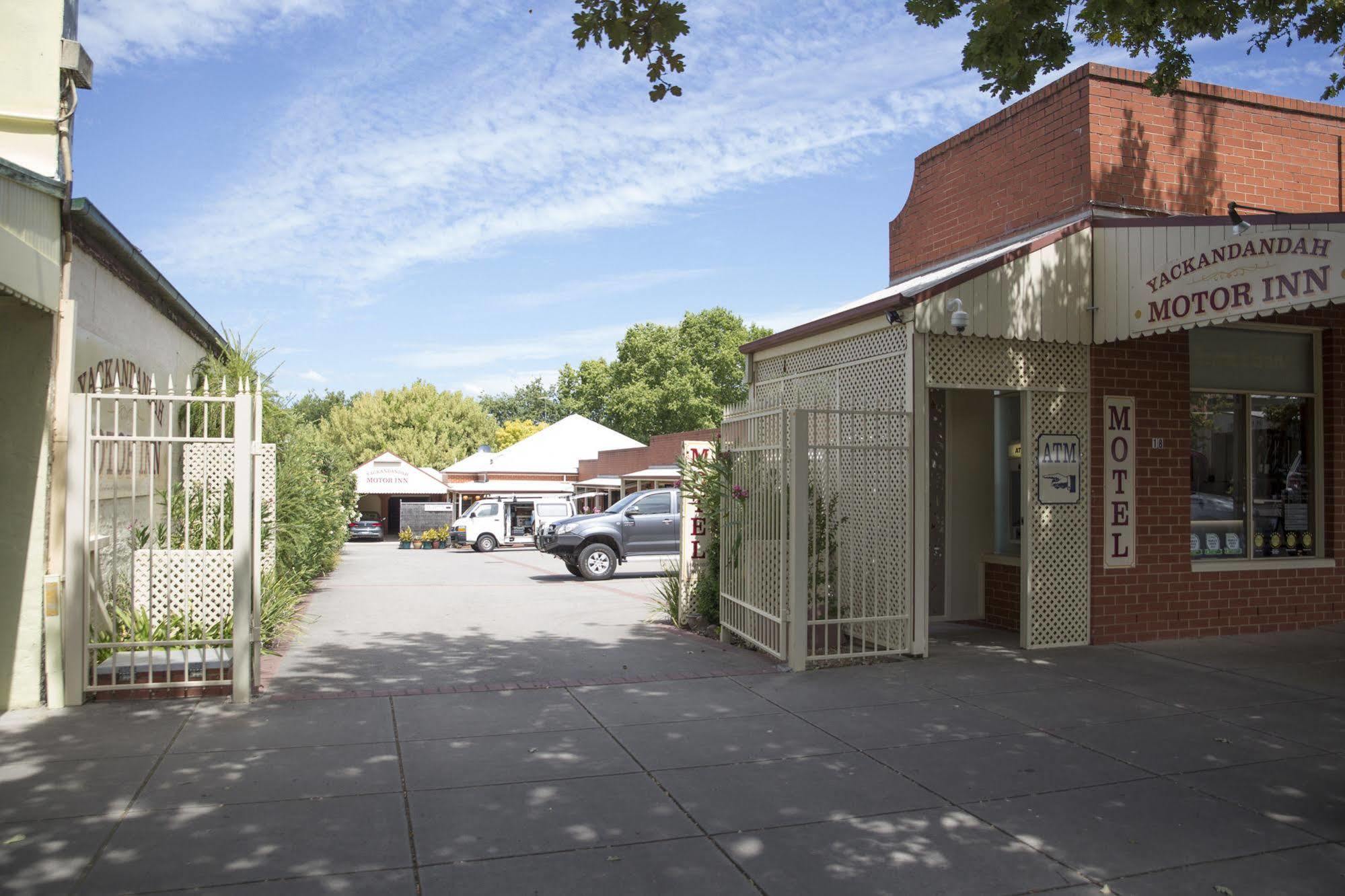 Yackandandah Central Екстериор снимка